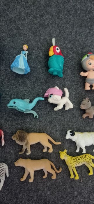 Figurki zwierzęta zabawki kinder