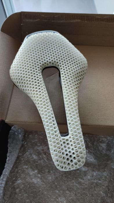 Selim ryet 3d em carbono 164gr como novo com caixa ciclismo