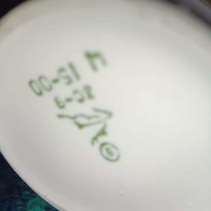 Ваза фарфоровая тонкая