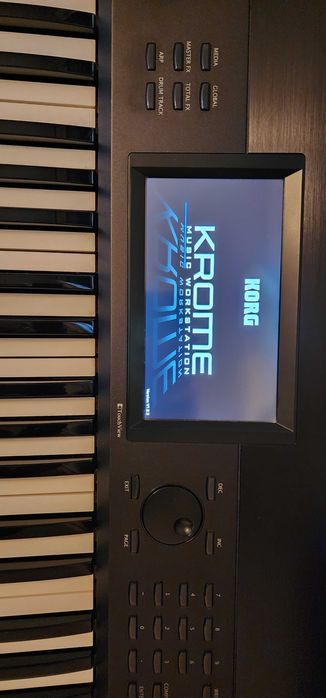 Korg Krome + Monitor Audio BX8 rigorosamente como novo