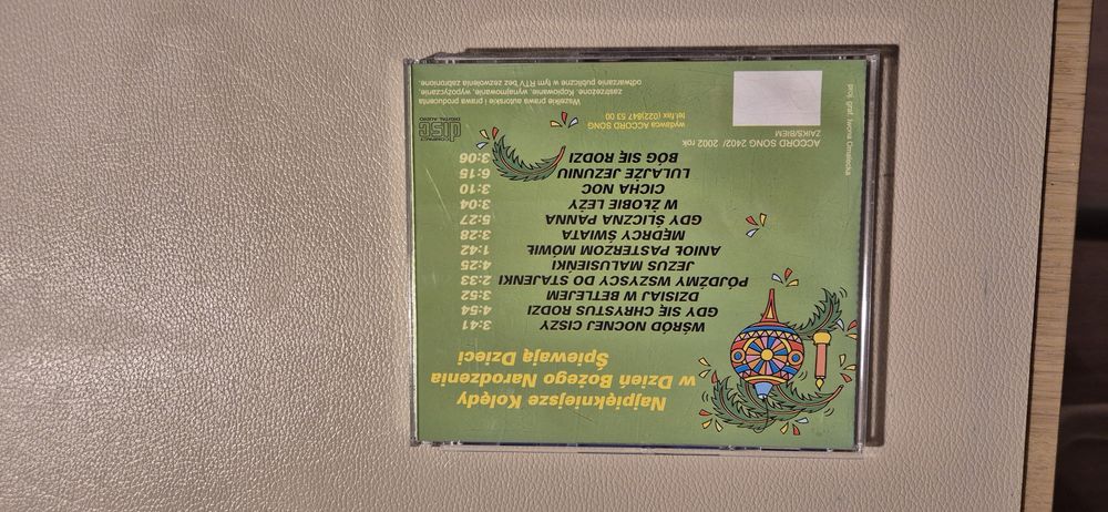 Kolędy świąteczne śpiewają dzieci cd