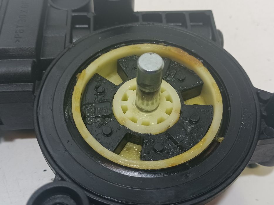 Motor vidro frente esquerdo FIAT Grande Punto (199_)