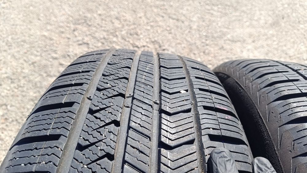 2 x Vredestein Quatrack 5 225/55/18 98V