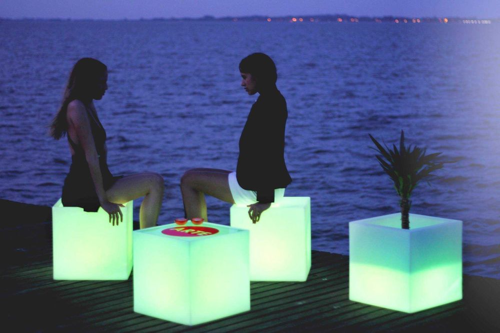 Mobiliario led bares vasos e mesas