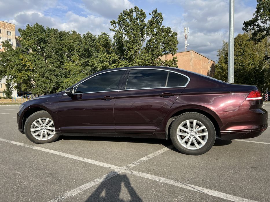 Продам автомобіль Volkswagen Passat B8