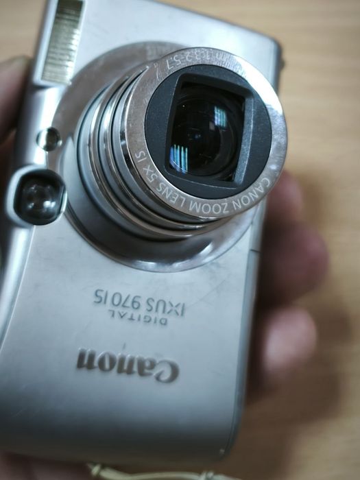 Вінтажний цифровий фотоапарат Canon IXUS 970 IS