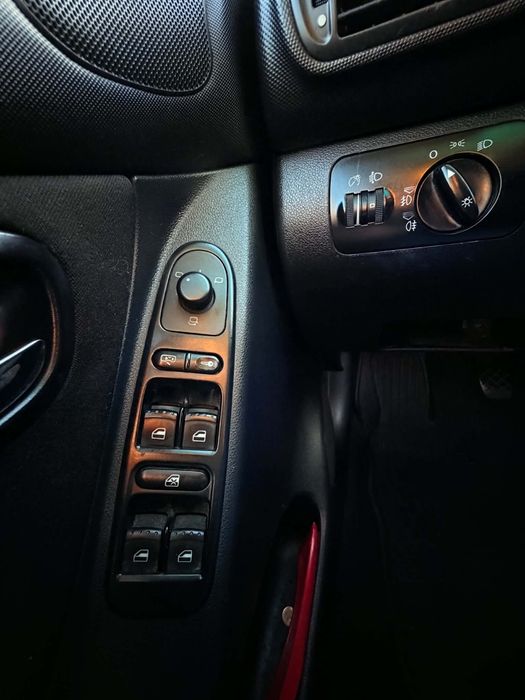 Seat Leon 1 •Rocznik 2005•Silnik 1.6 Benzyna 16V  105km•Przebieg 238500km