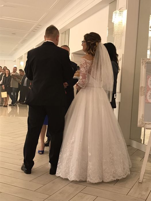 Biała koronkowa suknia ślubna hiszpanka S 36/38 księżniczka