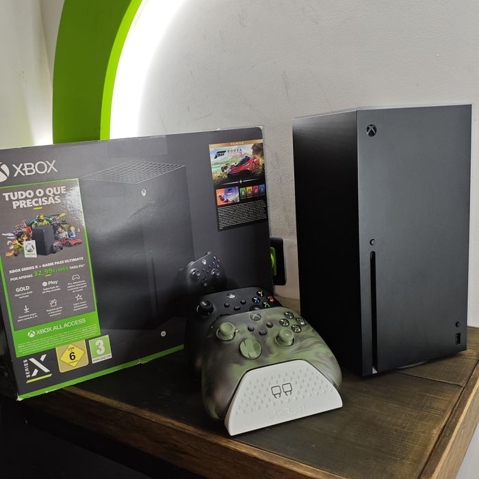 Xbox Series X 1TB – Como Nova + 2 Comandos (Edição Especial Nocturnal