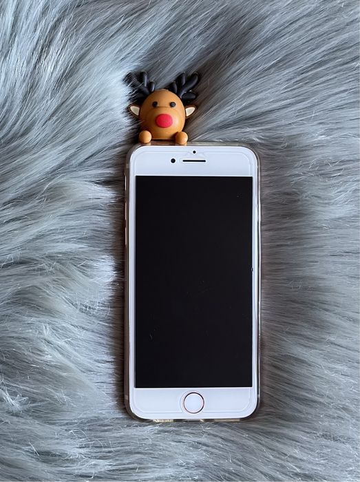 4 etui na iPhone 7 (marmur, makaroniki, beżowy i z reniferem)