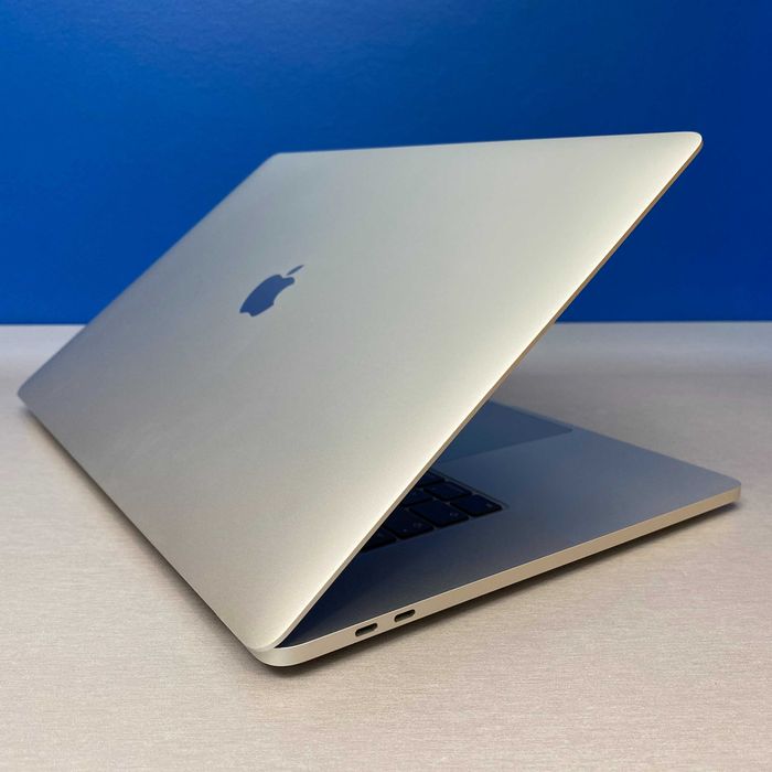 Apple MacBook Pro 16" - A2141 (i9/32GB/512GB SSD/Radeon Pro 5300M 4GB)