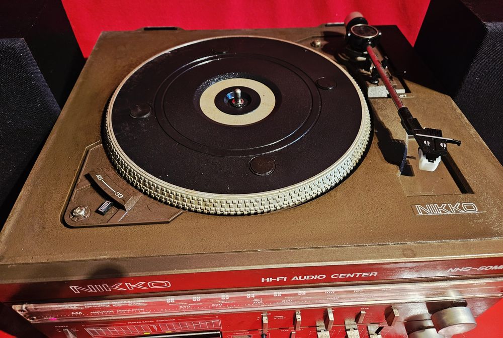 Wieża Hi-Fi z gramofonem, kolumnami, magnetofon