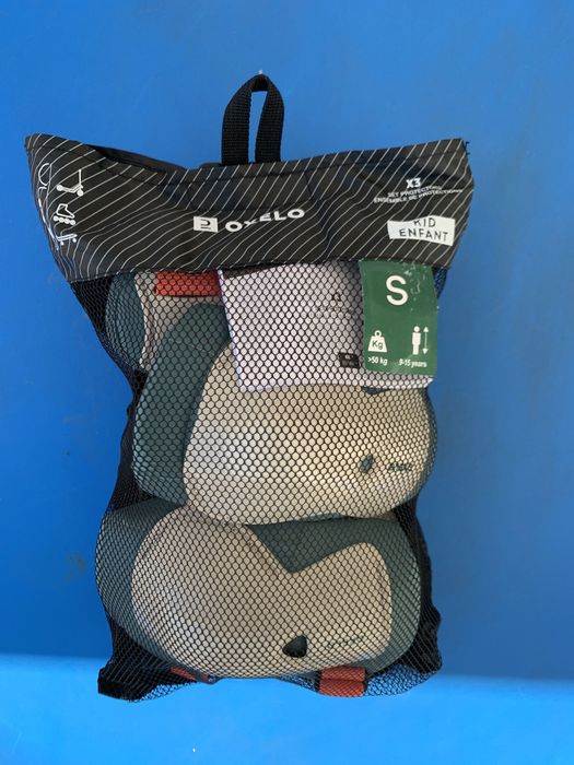 Patins e proteções para criança