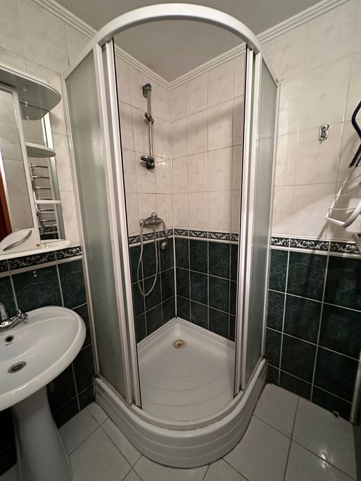 Продам душову кабіну, мийку, кран, унітаз