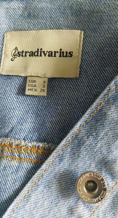 Джинсовая куртка женская  Stradivarius