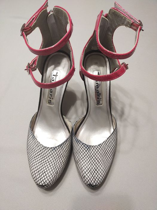 Buty - szpilki marki Tamaris - rozmiar 38
