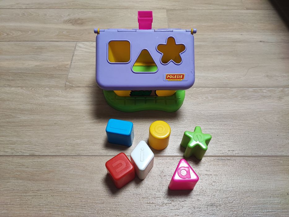 Sorter domek ogrodnika Polesie zabawka edukacyjna. Kształty.