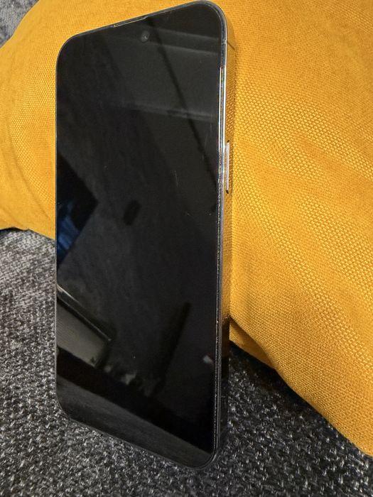 Продам айфон 14  про Макс на 256 в ідеальному стані