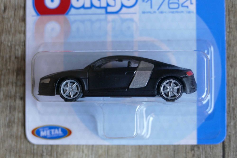 Bburago Audi R8 skala 1:64