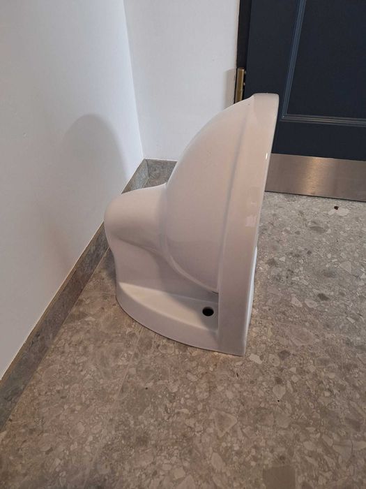 Miska WC podwieszana Cersanit. Nieużywana