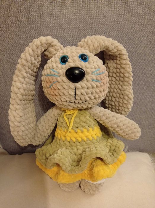 Królik maskotka szydełkowy hand made