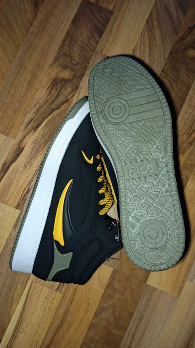 Продам зимние кроссовки