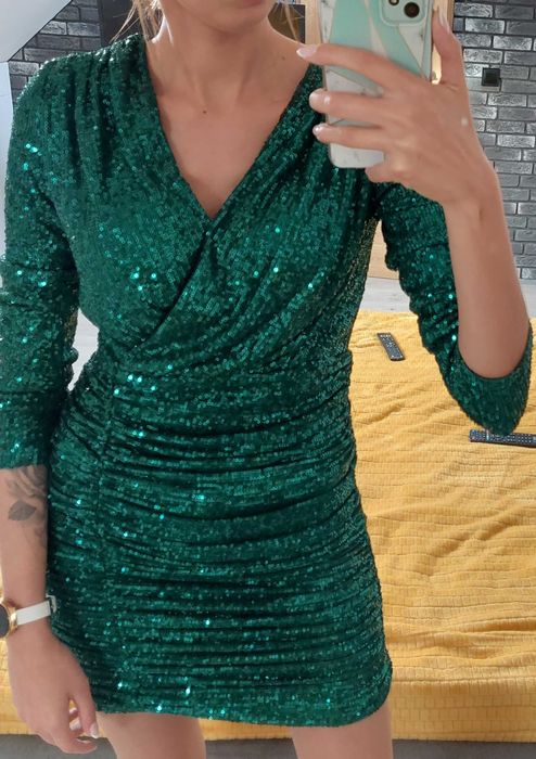 Sprzedam piękną cekinową sukienkę