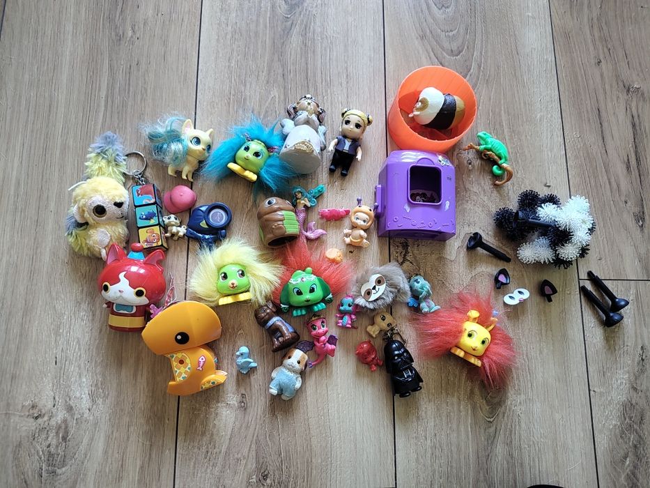 Zestaw figurek i zabawek