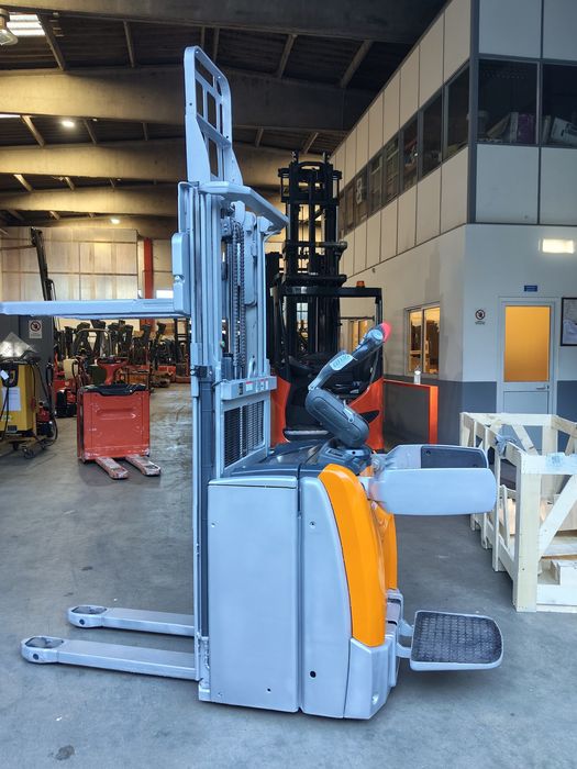 2400€+IVA , Stacker Still 1400kg ,Ano 2017 ,  Elevação 2 metros ,