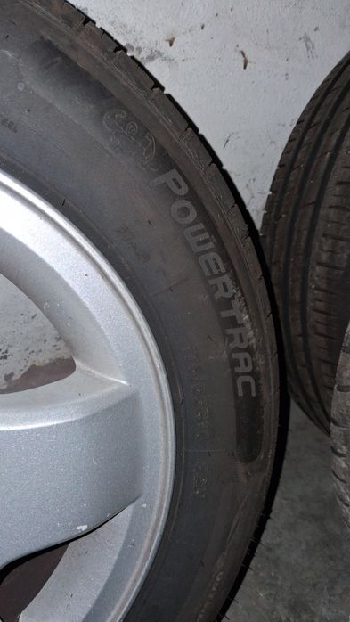 Conjunto de Pneus e Jantes Opel Corsa