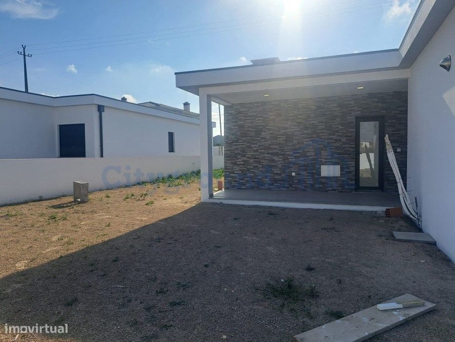Moradia T3 Moderna a menos de 15 Minutos de Leiria - Em Construção