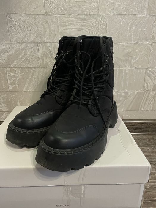 Черевики , ботінки estro