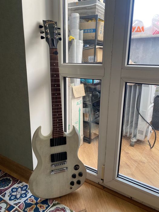 Електрогітара gibson sg.