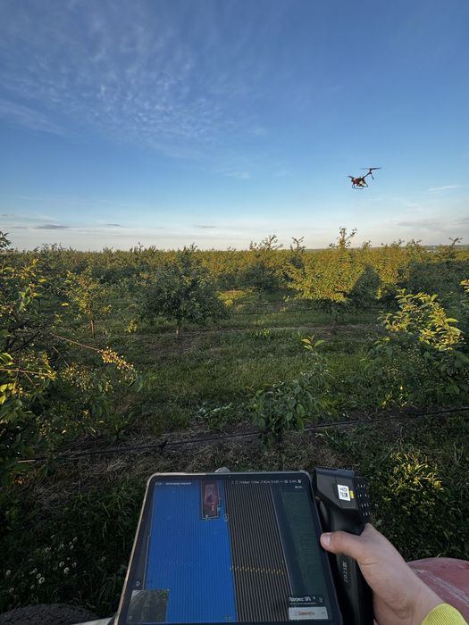 Обприскування полів агродроном, внесення ЗЗР, десикація