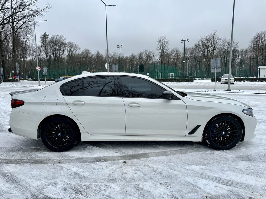 BMW 530E 2019 року