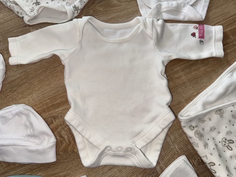 Zestaw 3xbody, 2xczapeczki, 3xrękawiczki, 5xskarpetki, do odbicia