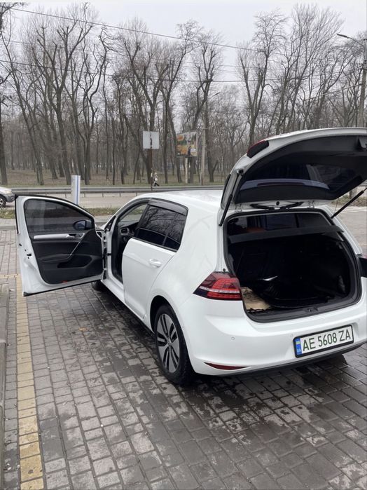 Продам e-Golf 2014 року