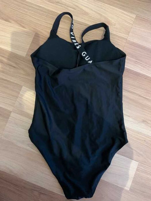 czarny jednoczęściowy strój kąpielowy sinsay