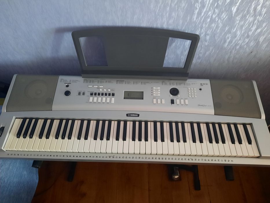Продам клавіші Yamaha  portable grand dgx-230