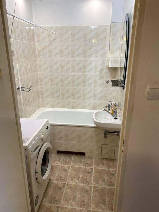 Wynajmę 2 pokojowe mieszkanie os. Baranówka ( całe lub na pokoje)