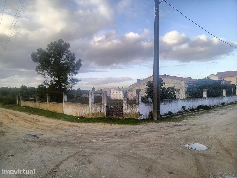 Lote de terreno 528,58m2 para construção de Moradia isolada Quinta da