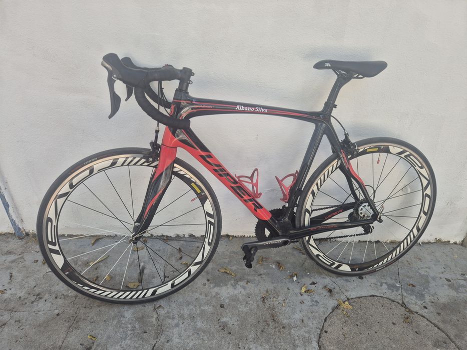 Bicicleta de estrada em carbono