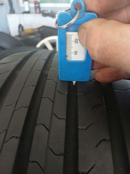 Opony letnie Continental 215/45/17