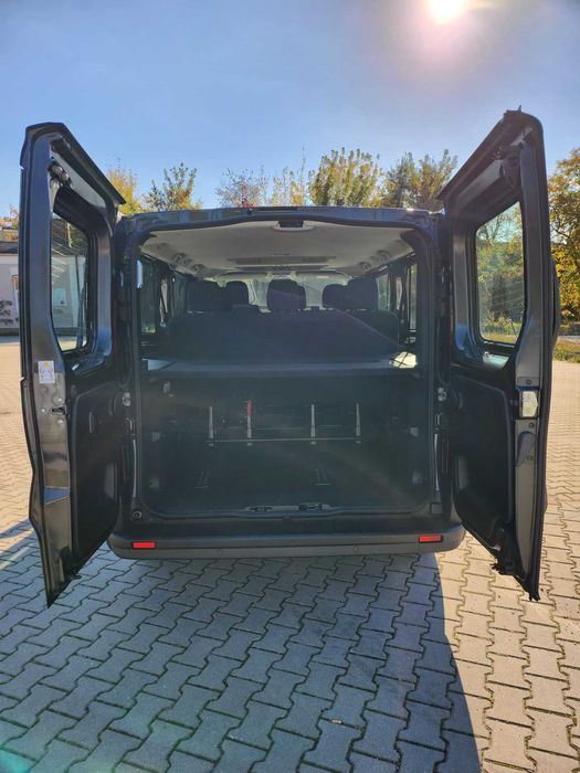 Wynajem busów Renault Trafic/Master - 7-9 osobowy, bogate wyposażenie!