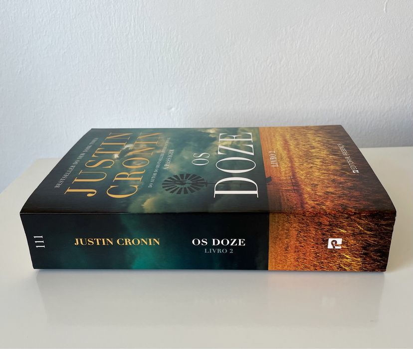Livro: "Os Doze", de Justin Cronin