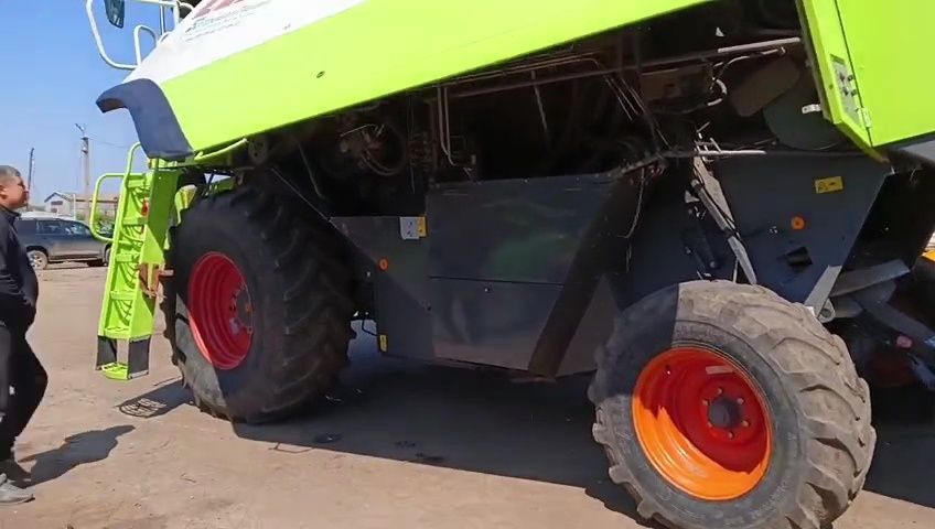 Комбайн CLAAS LEXION 560