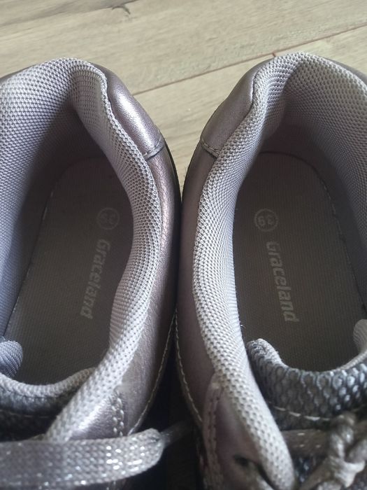 Buty sneakersy fioletowo-rozowe metaliczne rozm 39