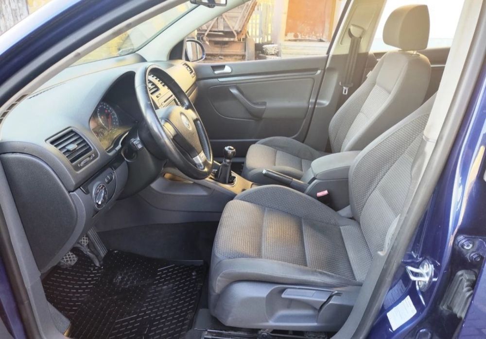 Volkswagen Golf 1.4 бензин 2006 рік