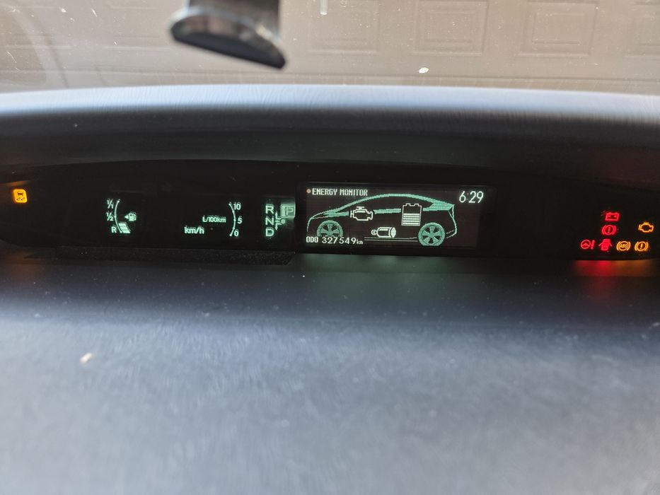Toyota Prius 1.8 Benzyna Hybryda
