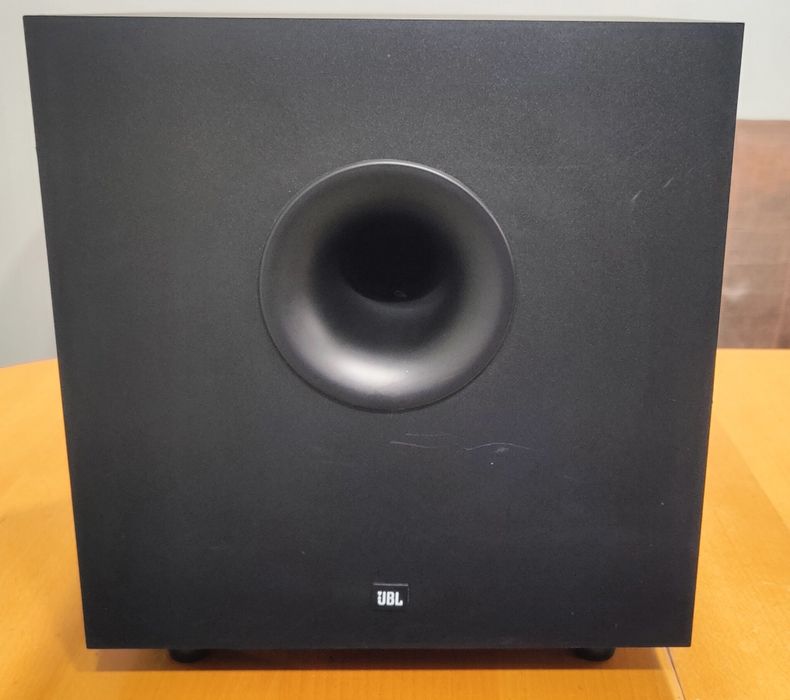 Kolumna  aktywna  subwoofer JBL